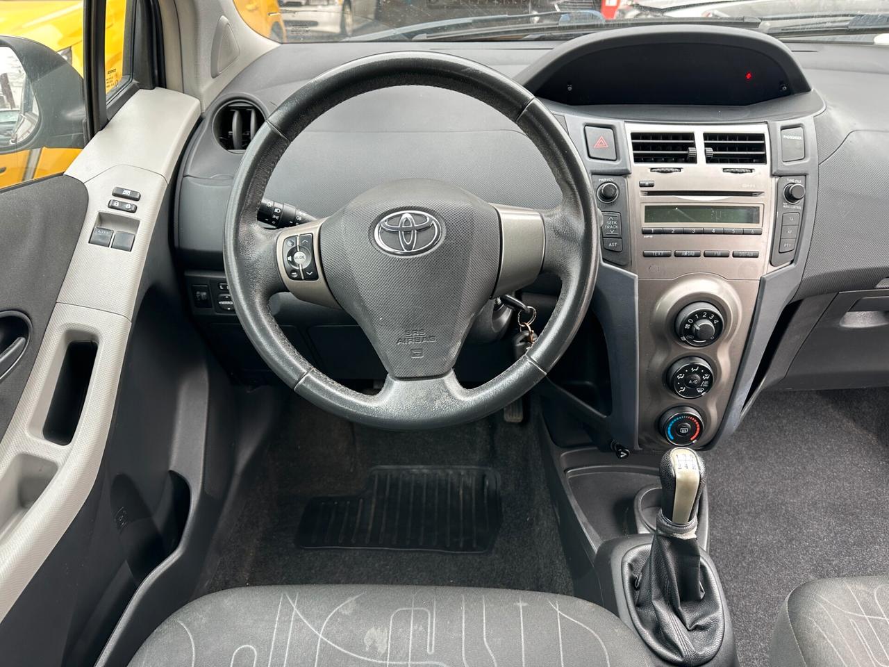 Toyota Yaris 1.0 Benzina (Garanzia 24 Mesi)