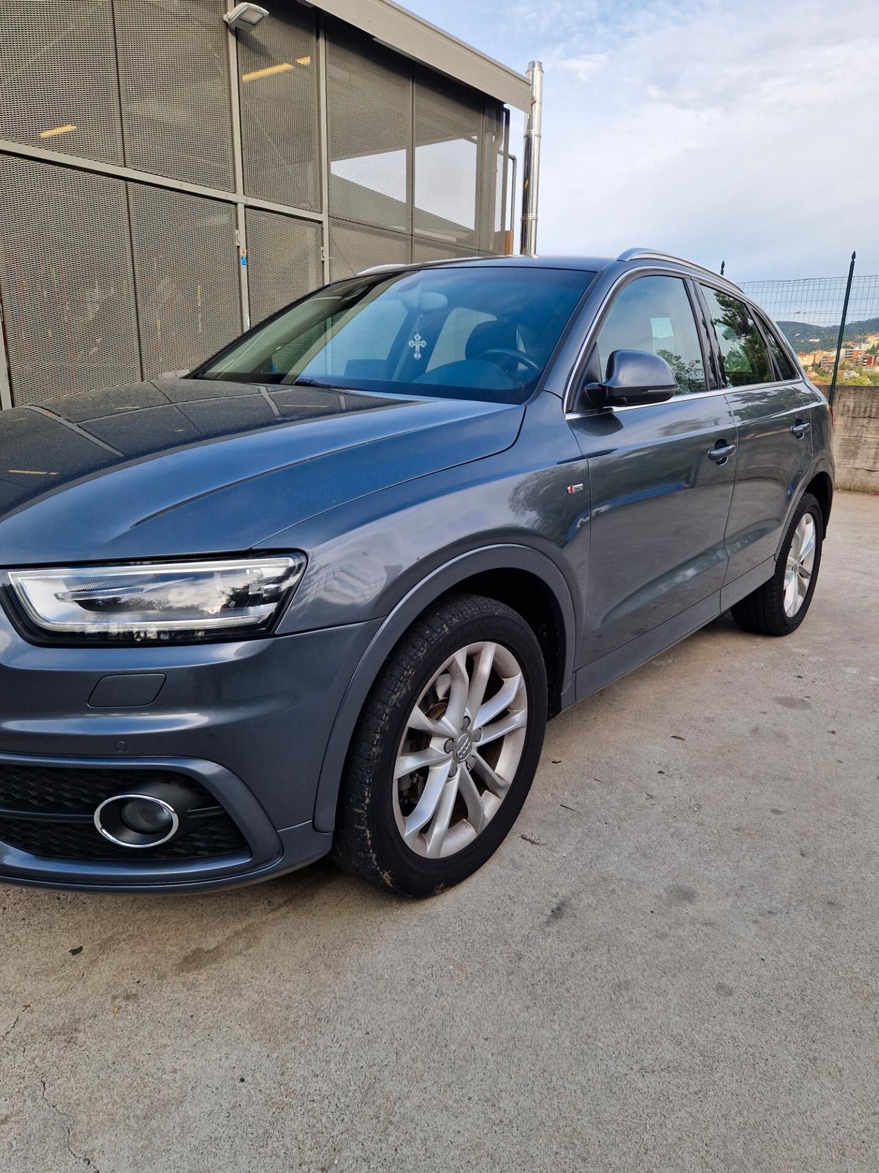 Audi Q3 2.0 TDI 140CV - Garanzia 12 Mesi