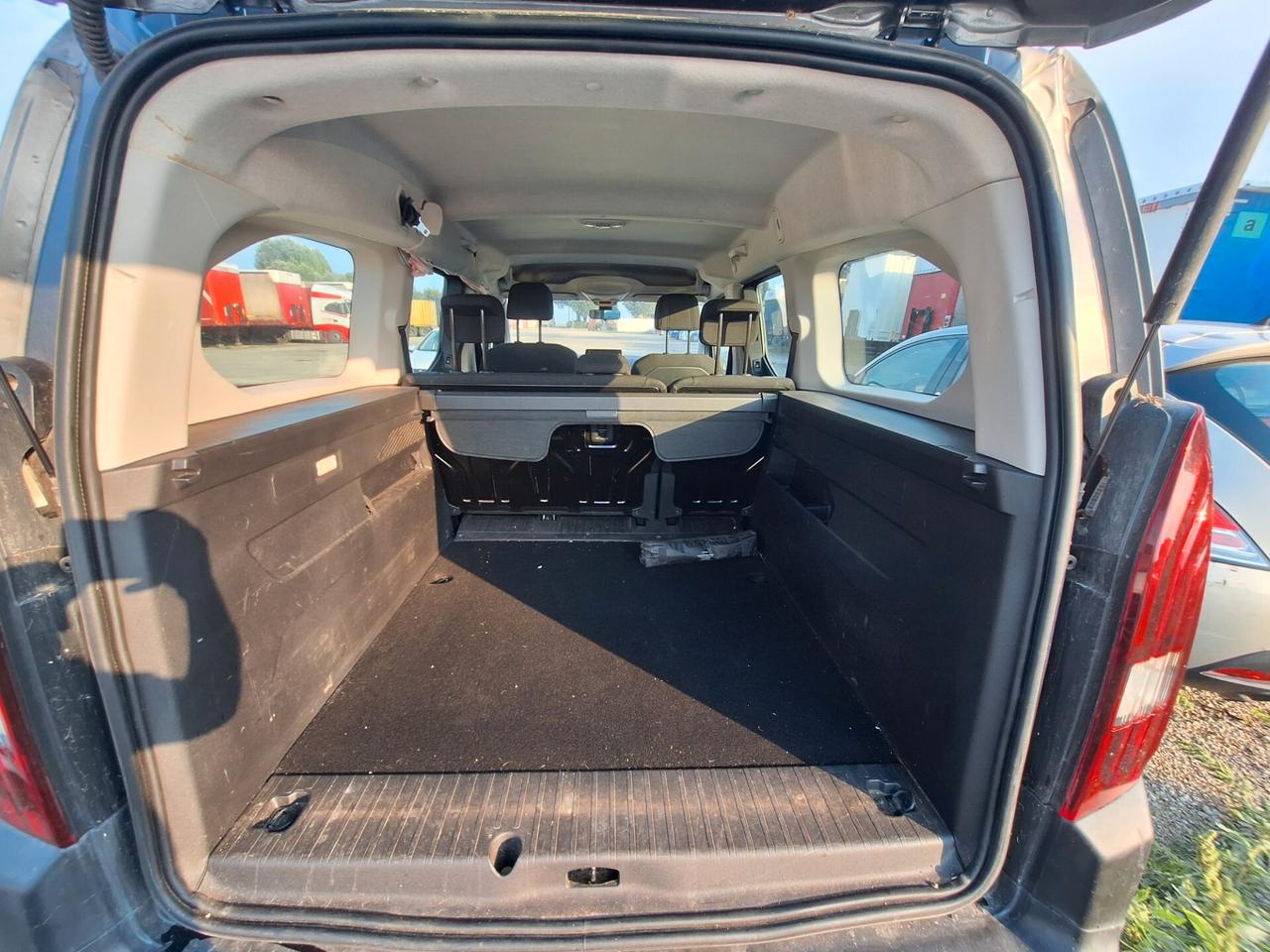 Peugeot Rifter BlueHDi S&S 130cv Long Allure