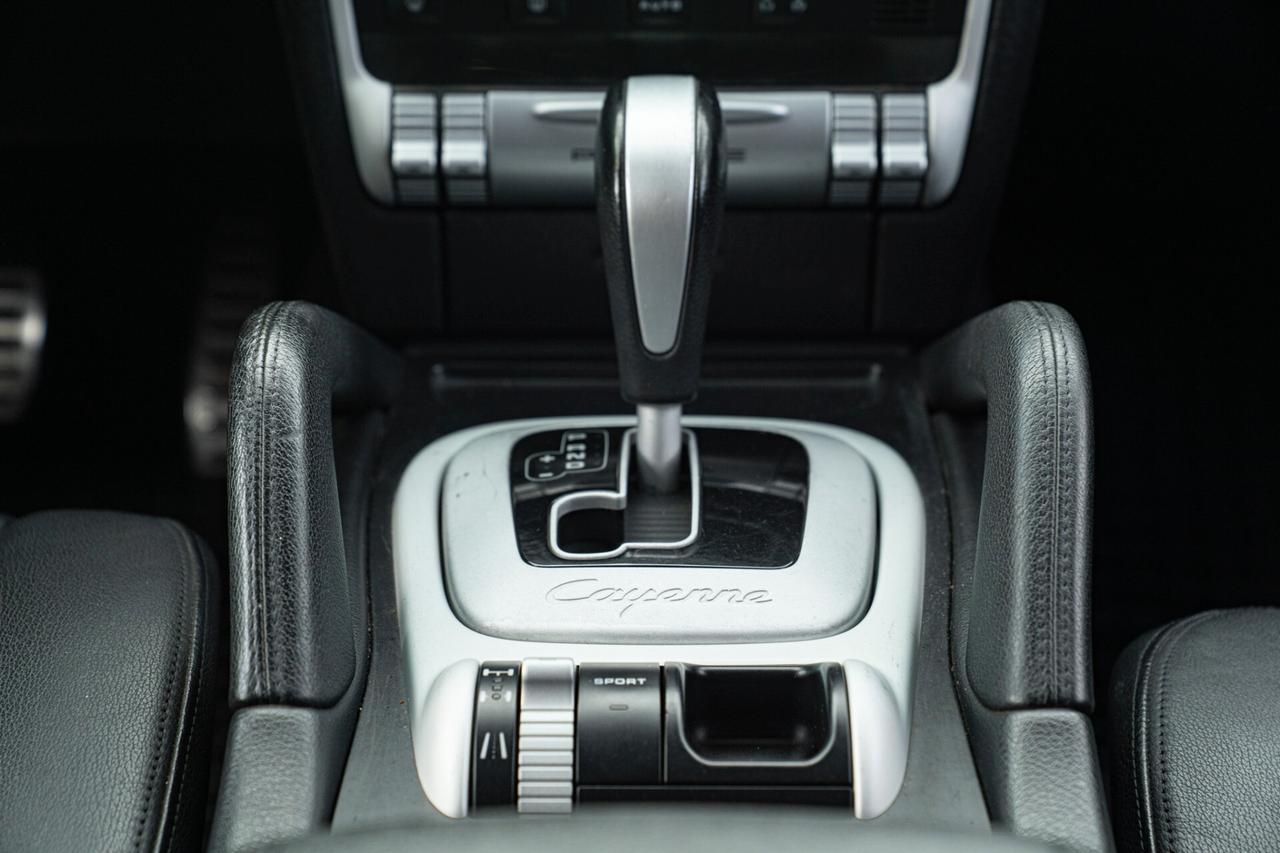 Porsche Cayenne S LIVREA ROTHMANS - POR00250