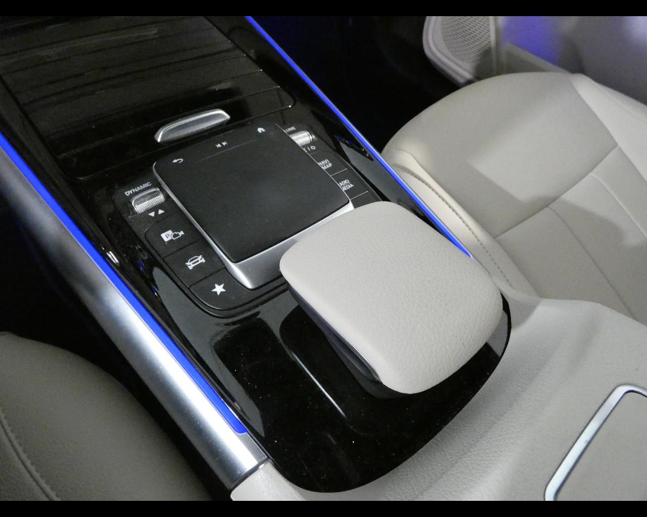 Mercedes-Benz GLA (H247) - GLA 200 d Automatic Sport