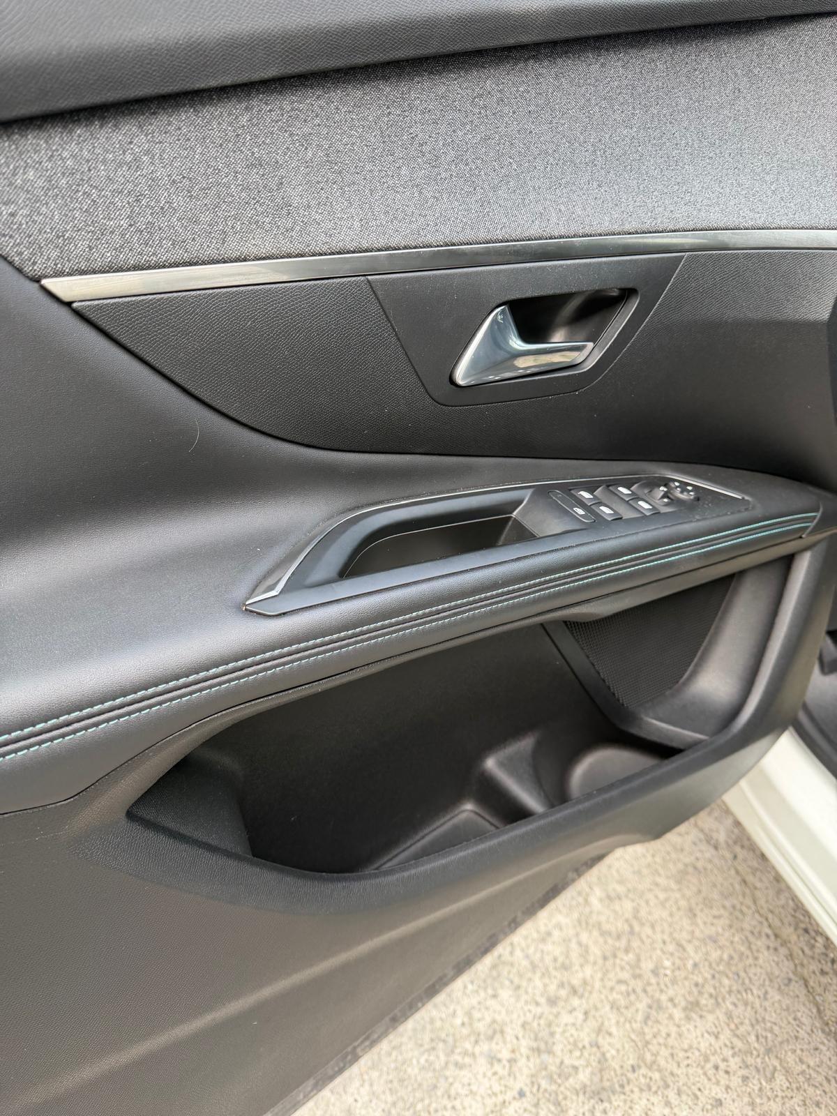 Peugeot 3008 BlueHDi 130 S&S EAT8 Allure