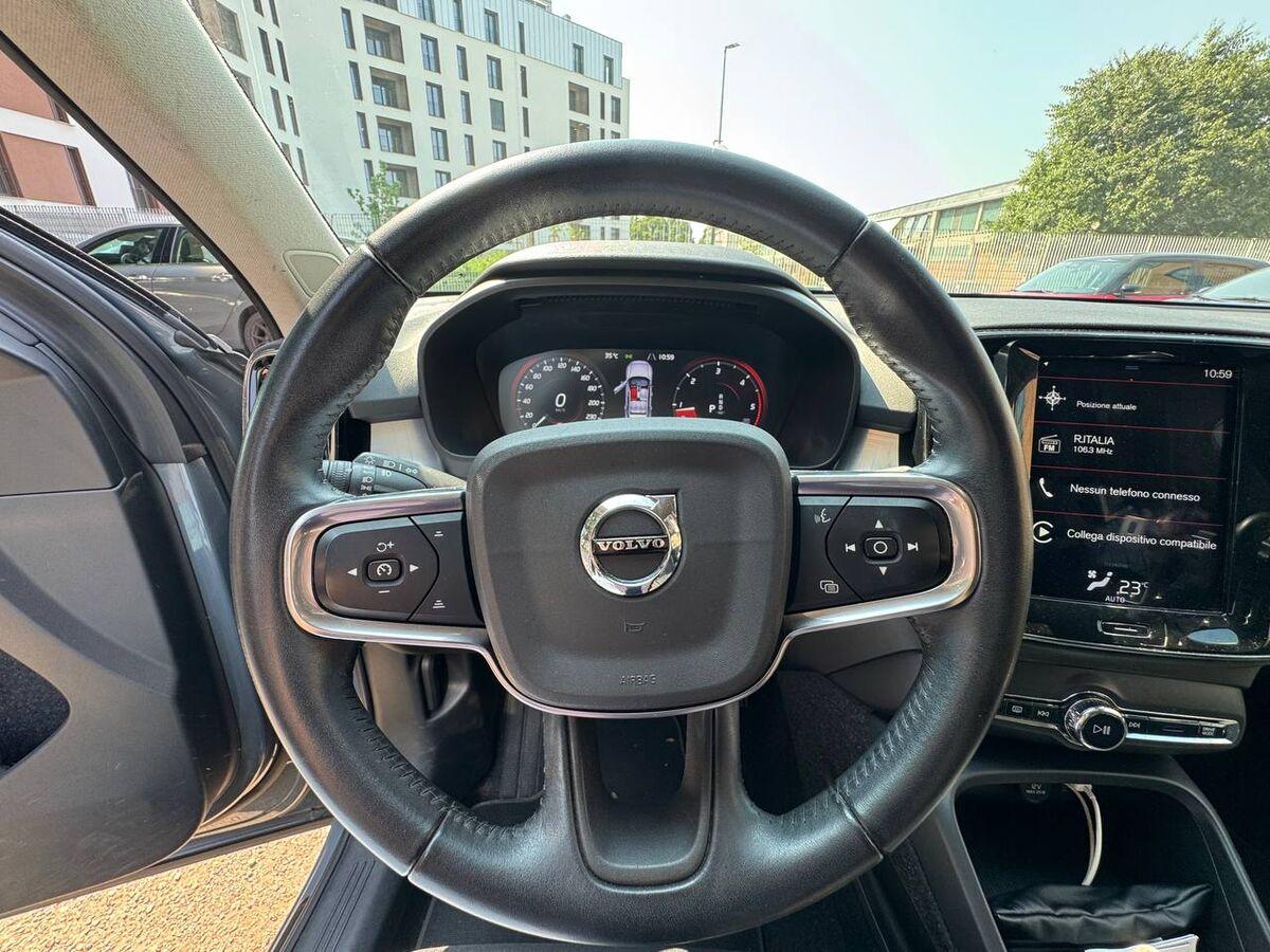 Volvo XC40 2.0 d3 Momentum auto my21