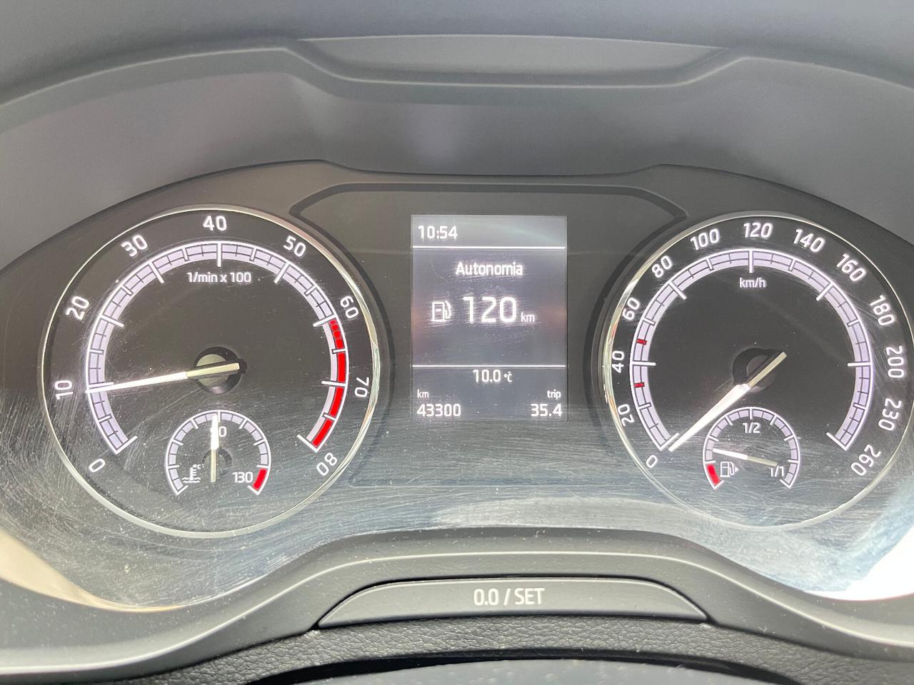 SKODA KAROQ 1.0 TSI - BENZINA - KM 43.300 - ANCHE PER NEOPATENTATI - 2022