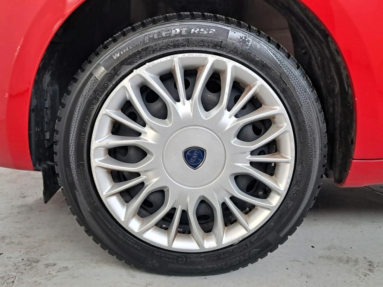 Lancia Ypsilon 1.2 69 CV 5 porte GPL Ecochic Silver