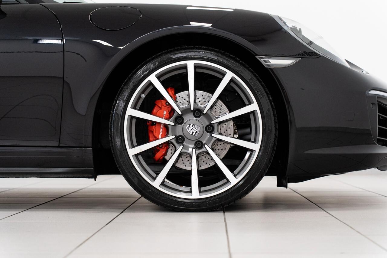Porsche 911 3.0 Carrera 4 Cabriolet