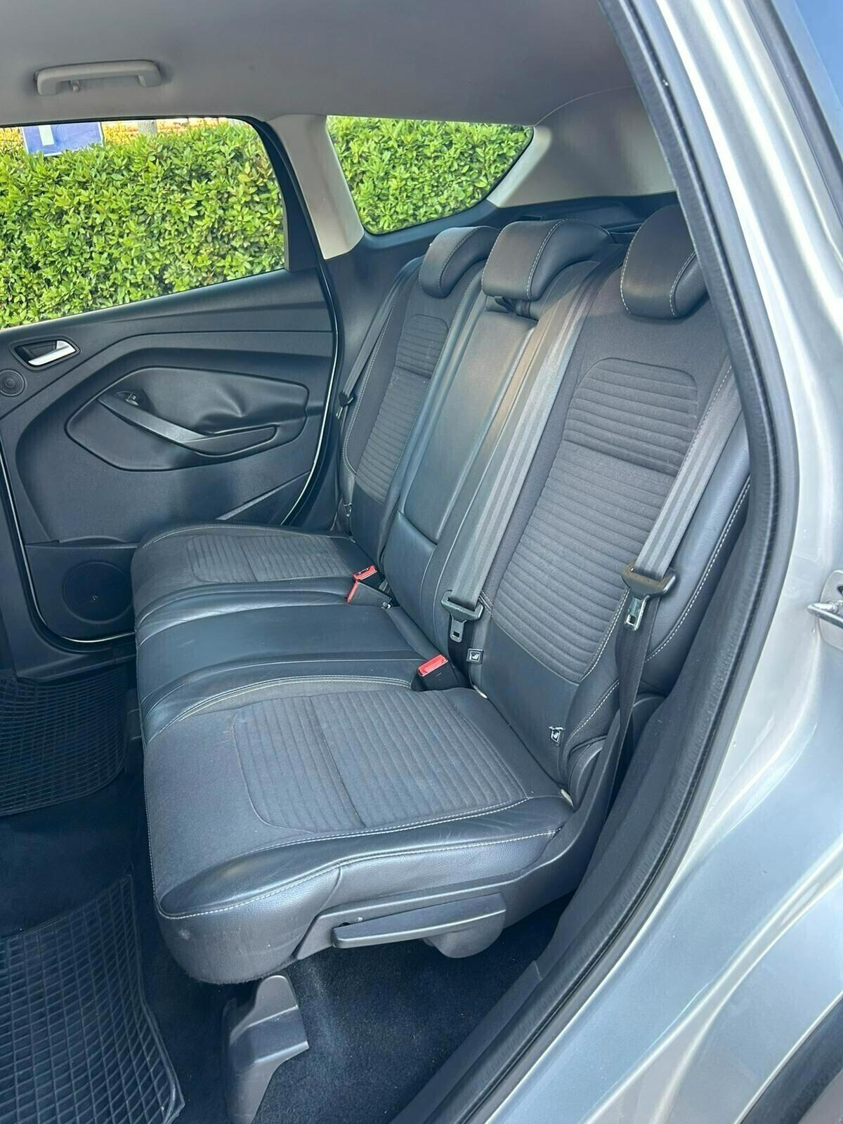 Ford Kuga 2.0 TDCI 150 CV S&S 4WD Powershift Titanium