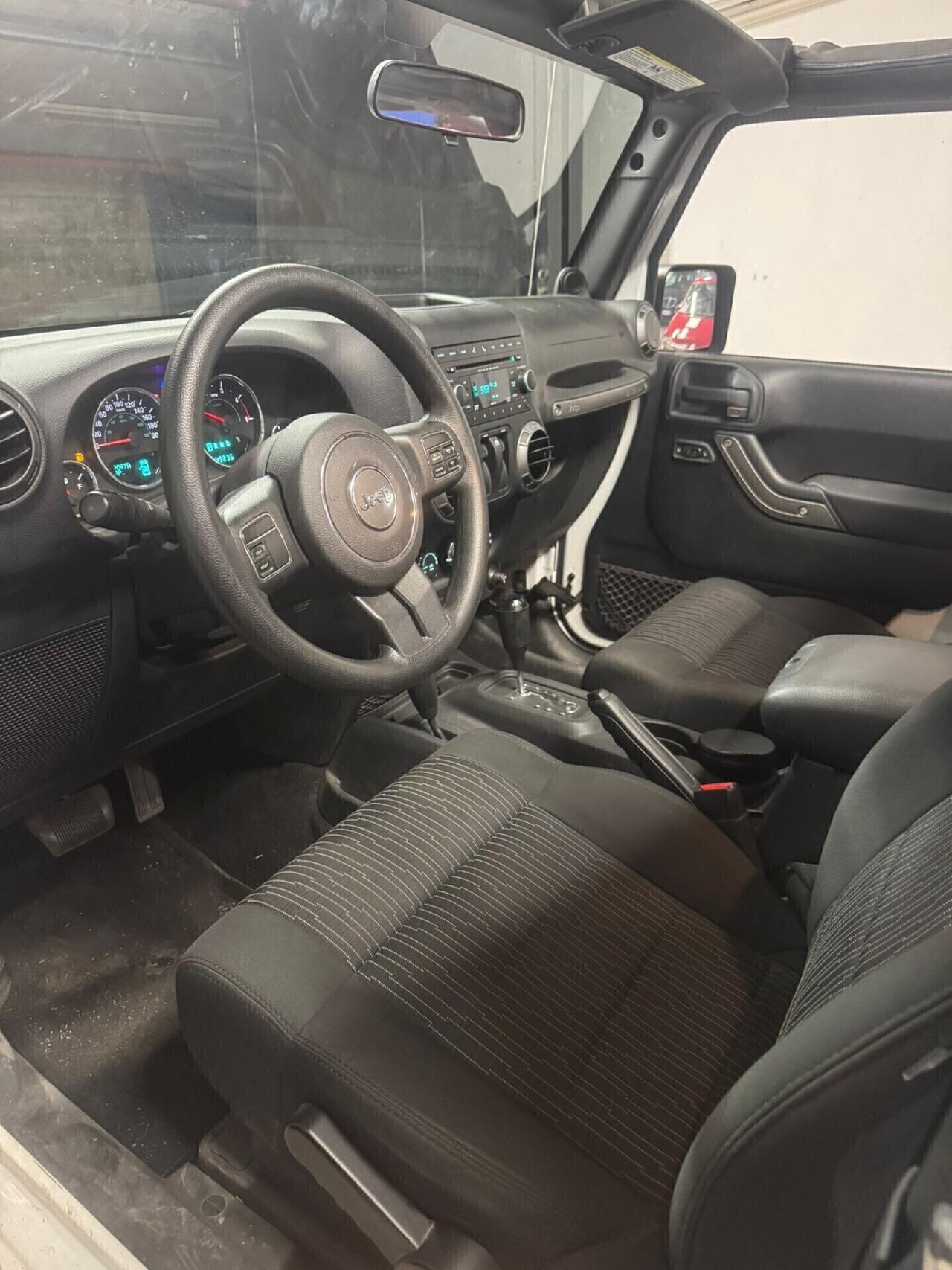 Jeep Wrangler 2.8 CRD DPF Sahara Auto 2013