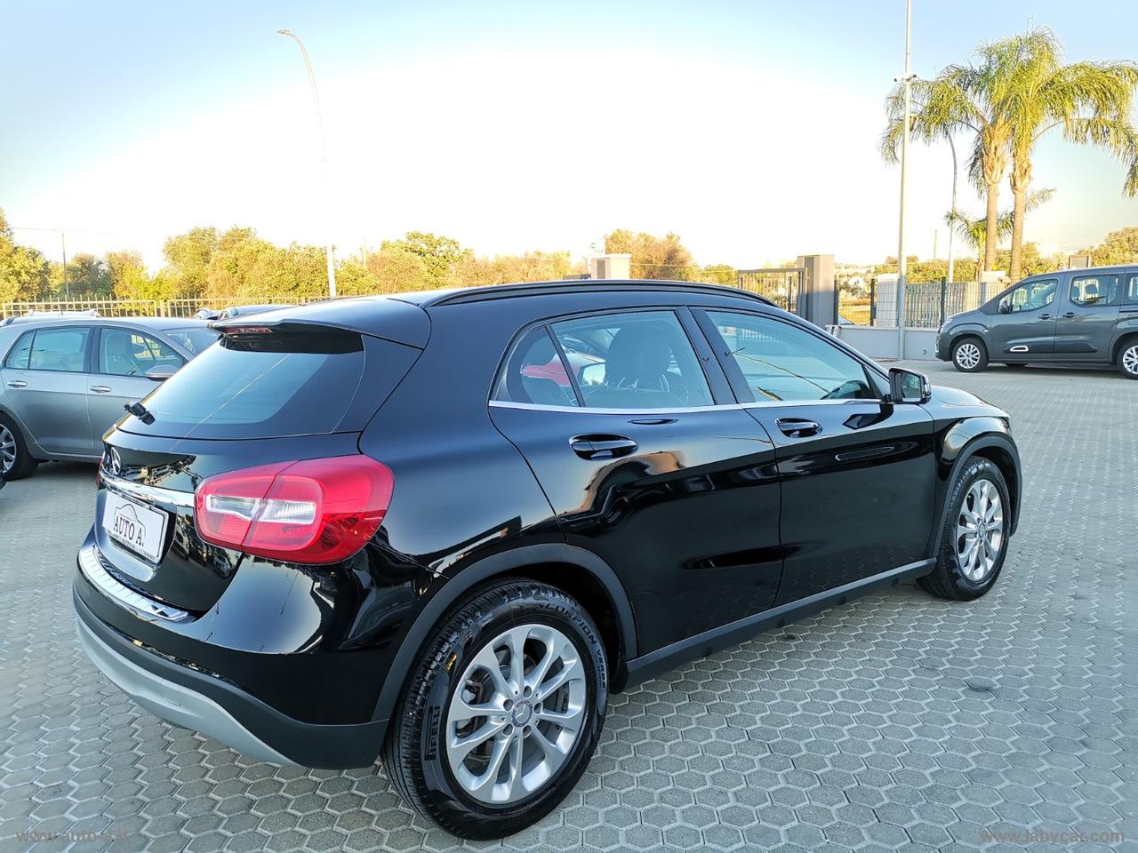 MERCEDES-BENZ GLA 180 d Automatic Sport