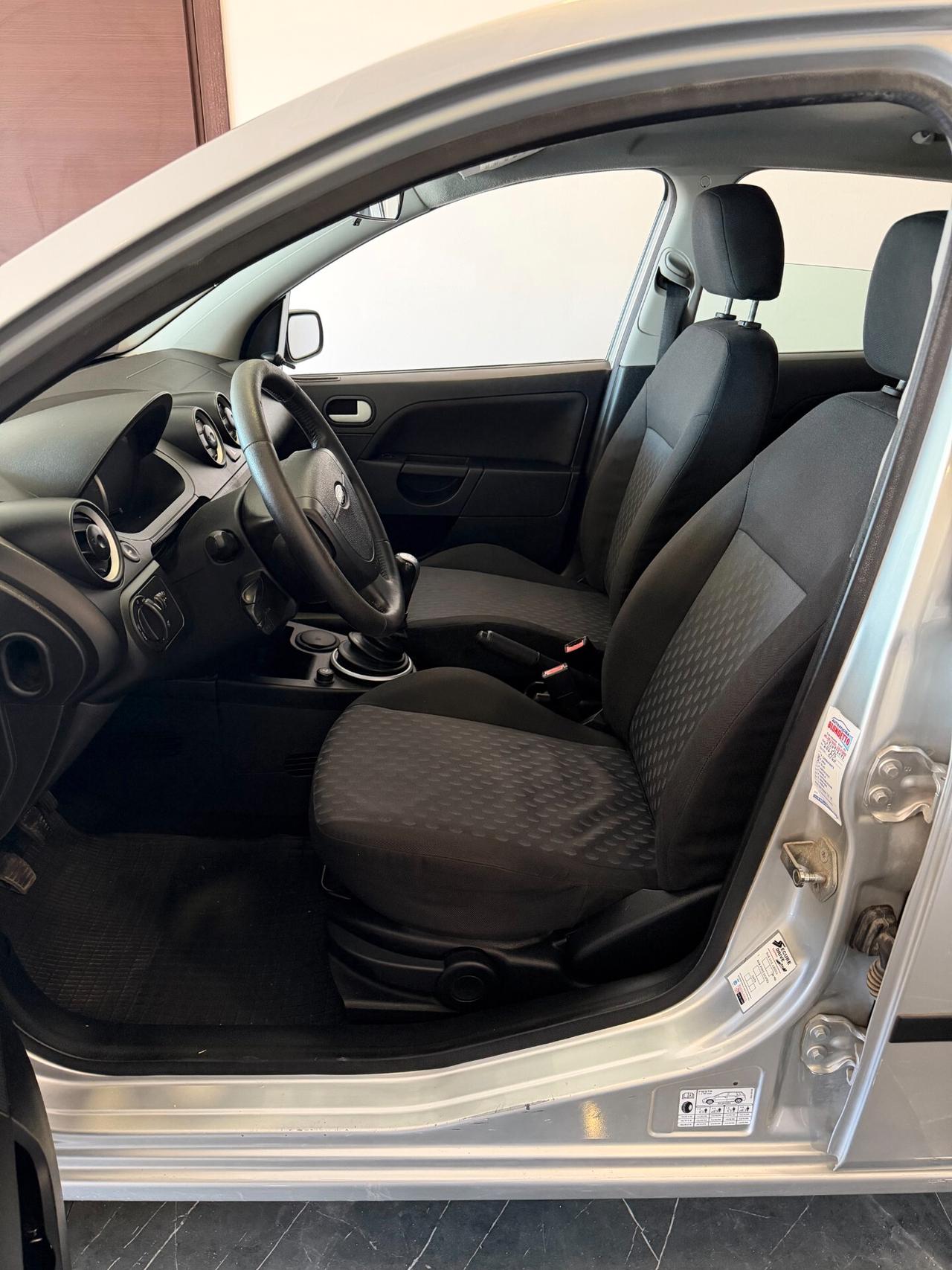 Ford Fiesta 1.4 TDCi 5p. Ghia