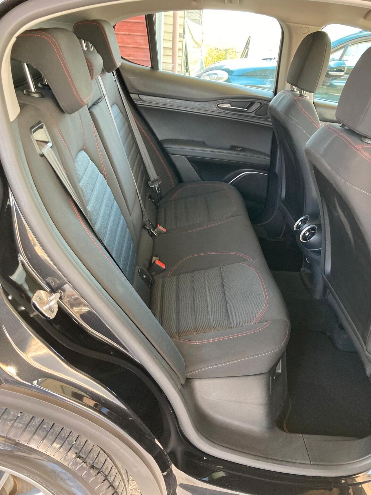 Alfa Romeo Stelvio 2.2 Turbodiesel 160 CV AT8 RWD Rosso Edizione