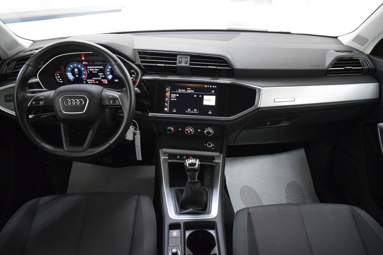 Audi Q3 35 TFSI Business