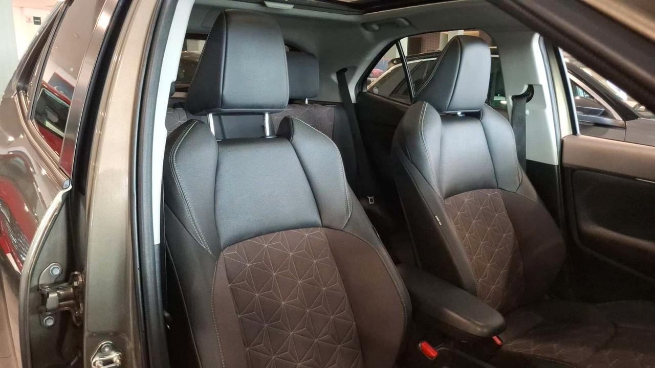 Toyota Yaris Cross 1.5 Hybrid 5p. E-CVT AWD-i Lounge