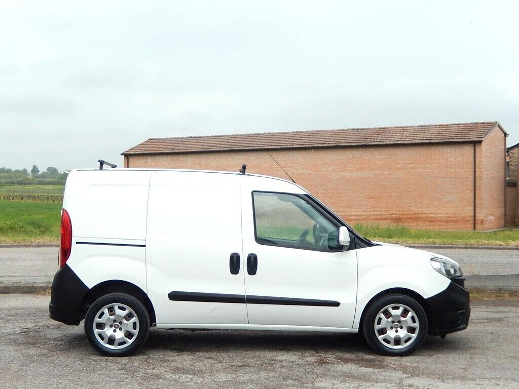 FIAT DOBLO' 1.4 T-Jet Metano con CINGHIA NUOVA