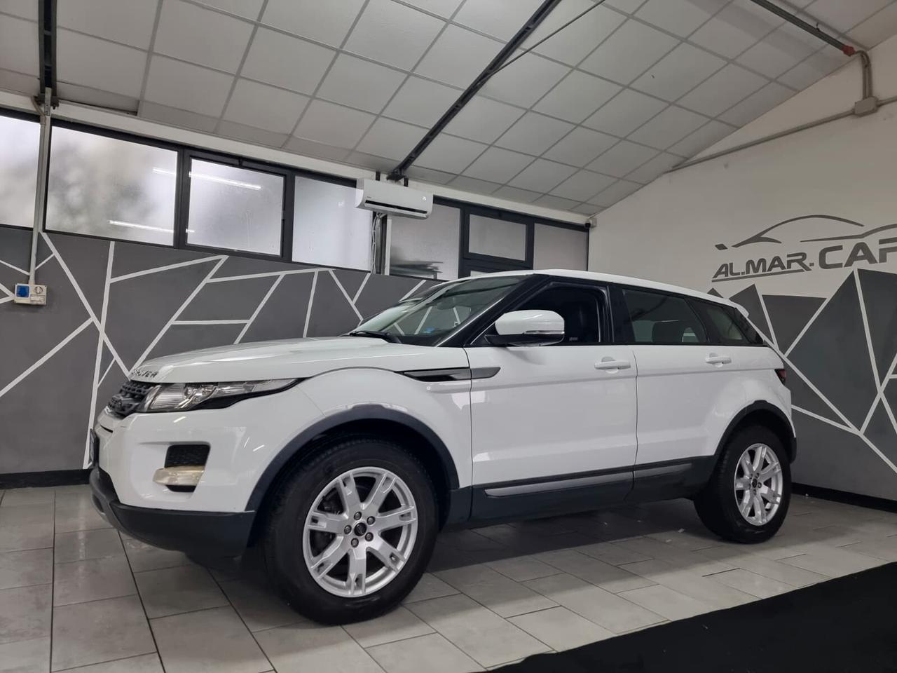 Land Rover Range Evoque 2.2 TD4 5p. Pure