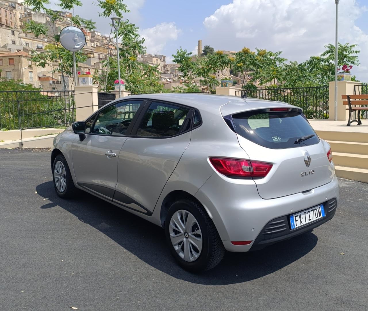 Renault Clio dCi 8V 75 CV 5 porte Moschino Zen