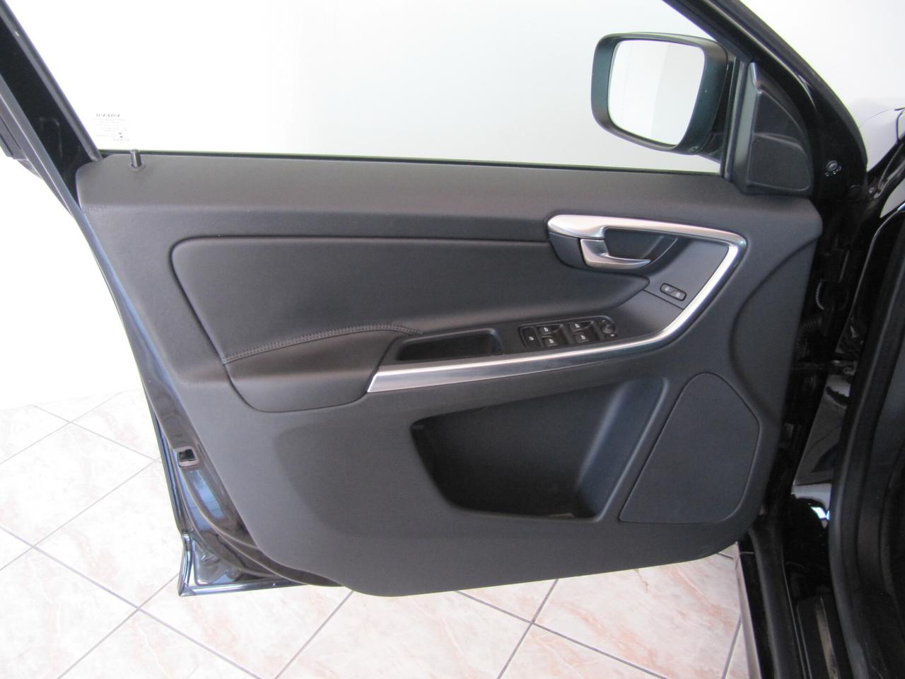 Volvo XC 60 D3 R-design Momentum