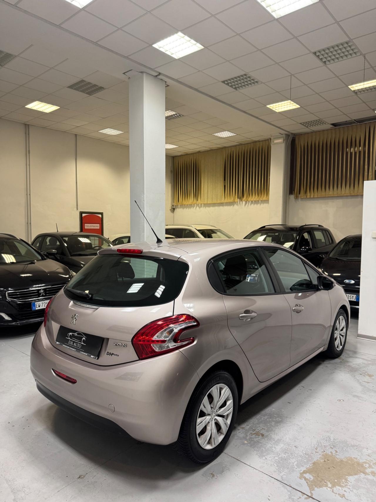 Peugeot 208 1.4 HDi 68 CV 5 porte Allure