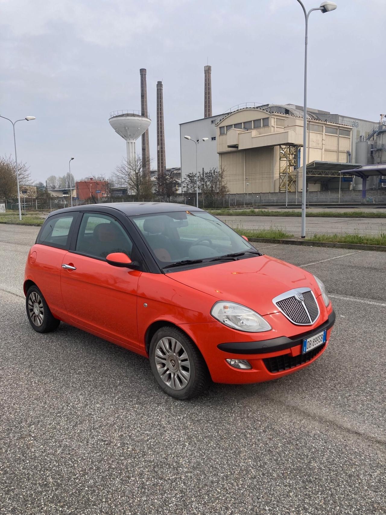 Lancia Ypsilon 1.2 MOMO