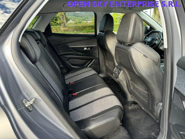 PEUGEOT 3008 PureTech Turbo 130 Allure LED PELLE NAVI CAMERA