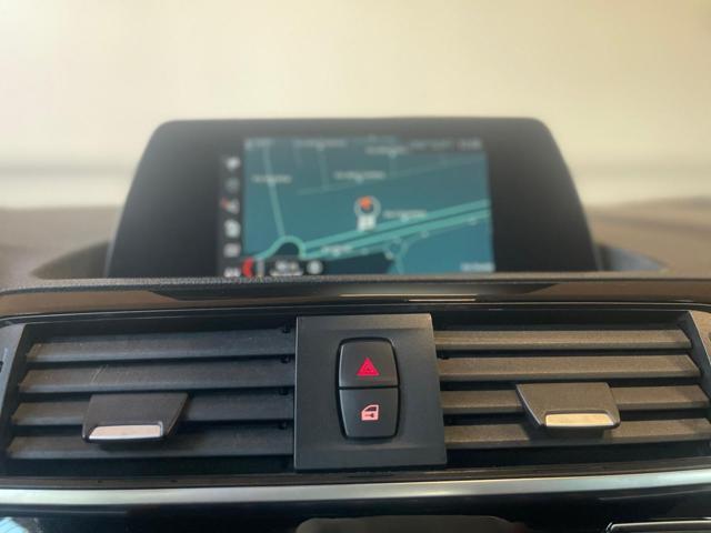 BMW 220 i Cabrio Luxury aut.