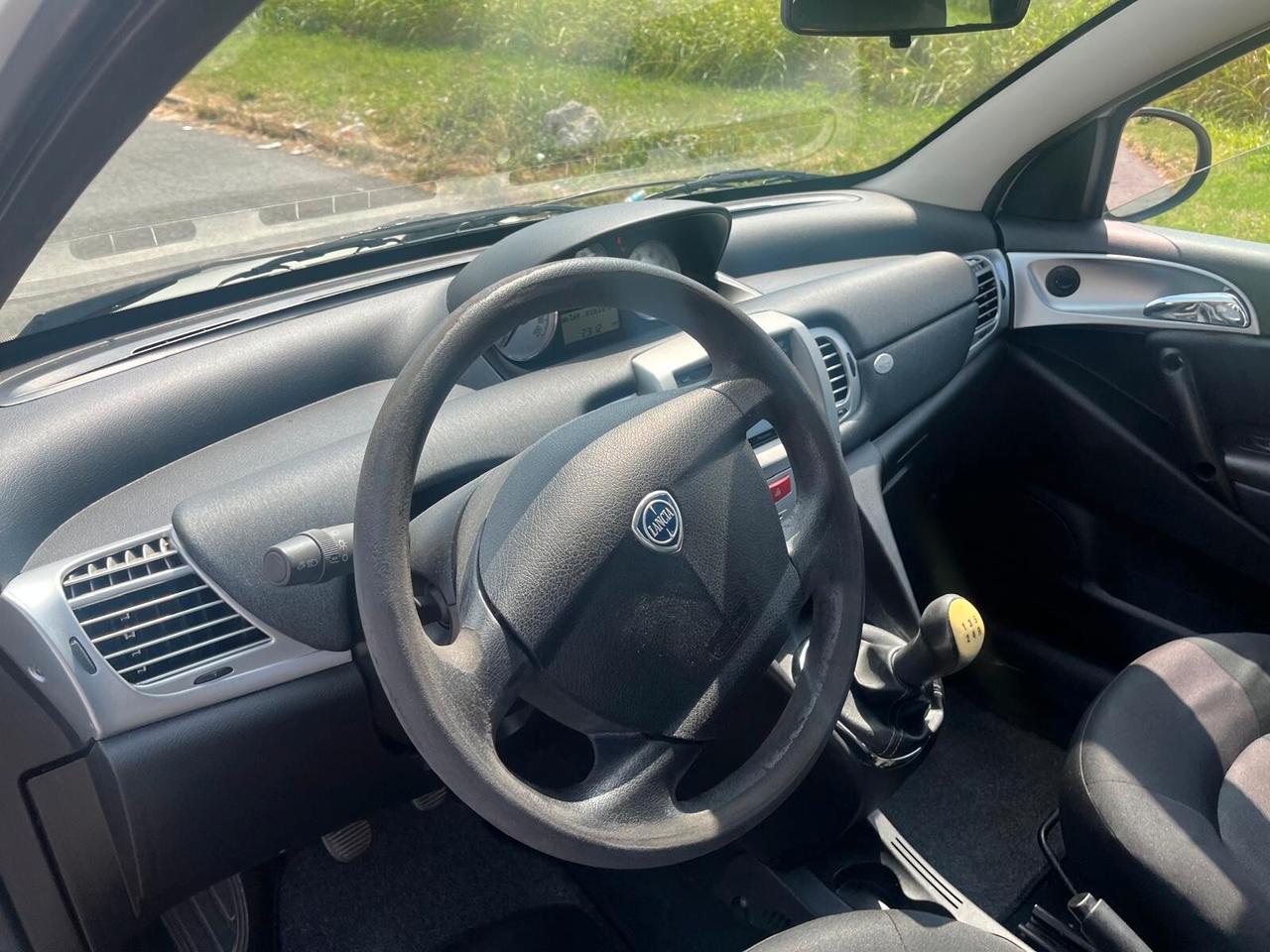 Lancia Ypsilon 1.3 MJT 75 CV