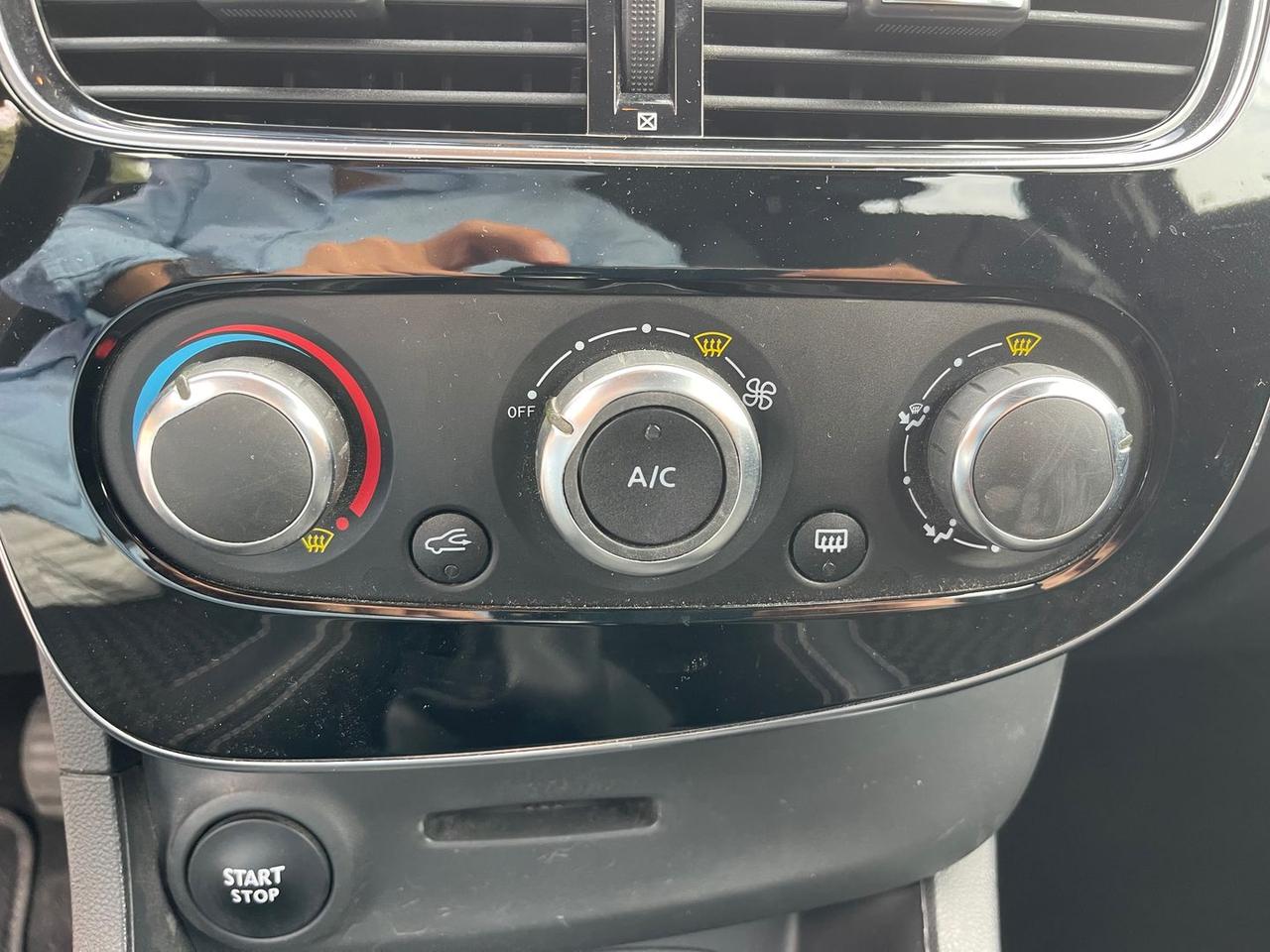 Renault Clio Moschino Zen 0.9 TCe 90 LPG #12174