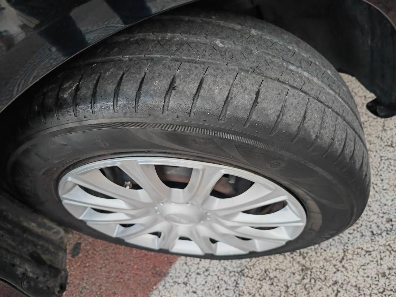 FORD B-MAX 1.4 BENZINA METANO CV90 KW66 TITANIUM