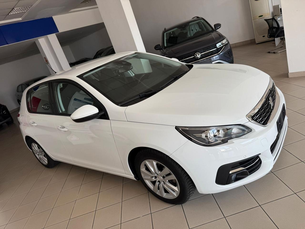 Peugeot 308 BlueHDi 130 S&S Business