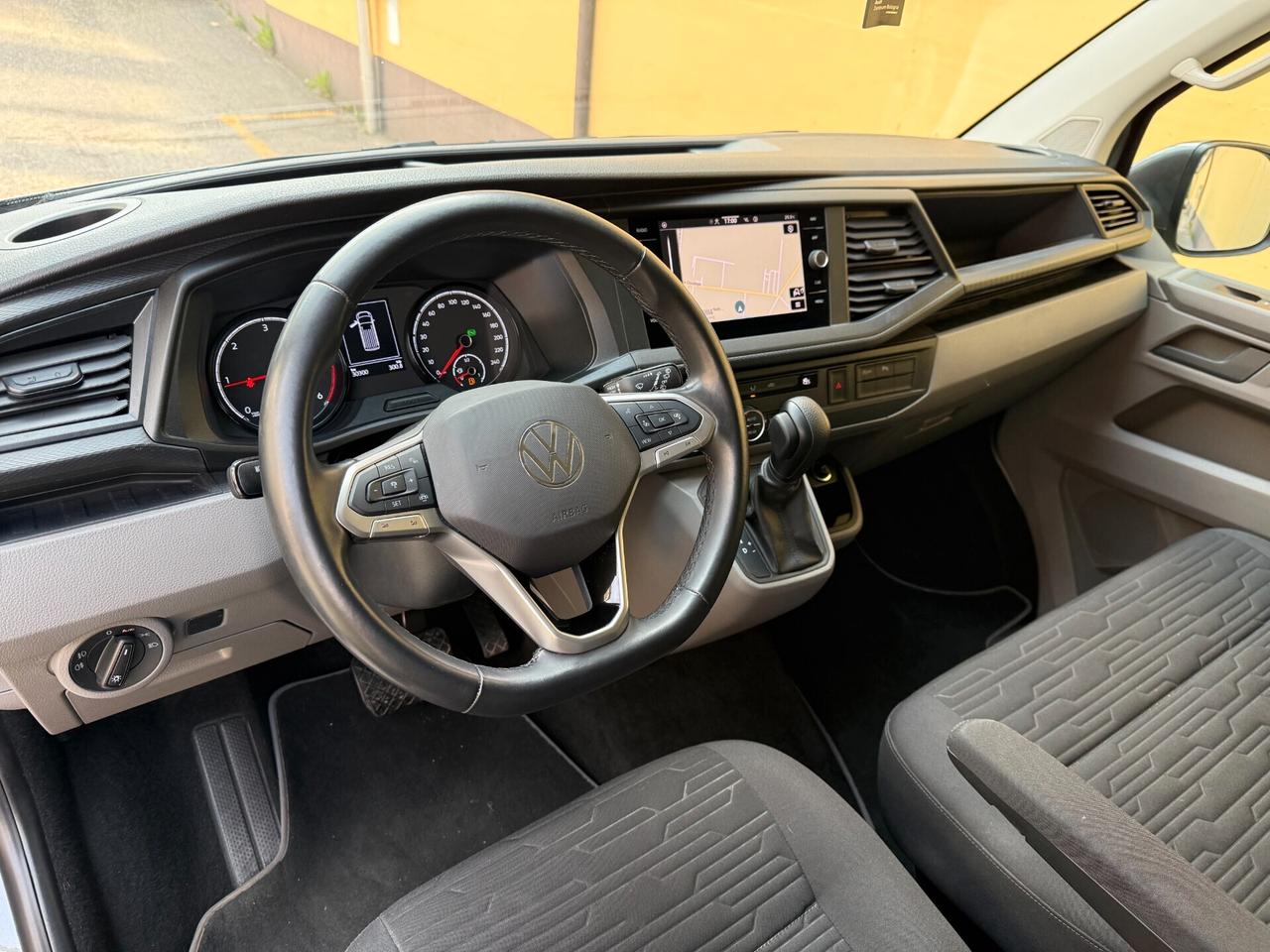 Volkswagen Caravelle 2.0 TDI 150CV DSG PC "NUOVO - 9 POSTI - 29000KM !!!"