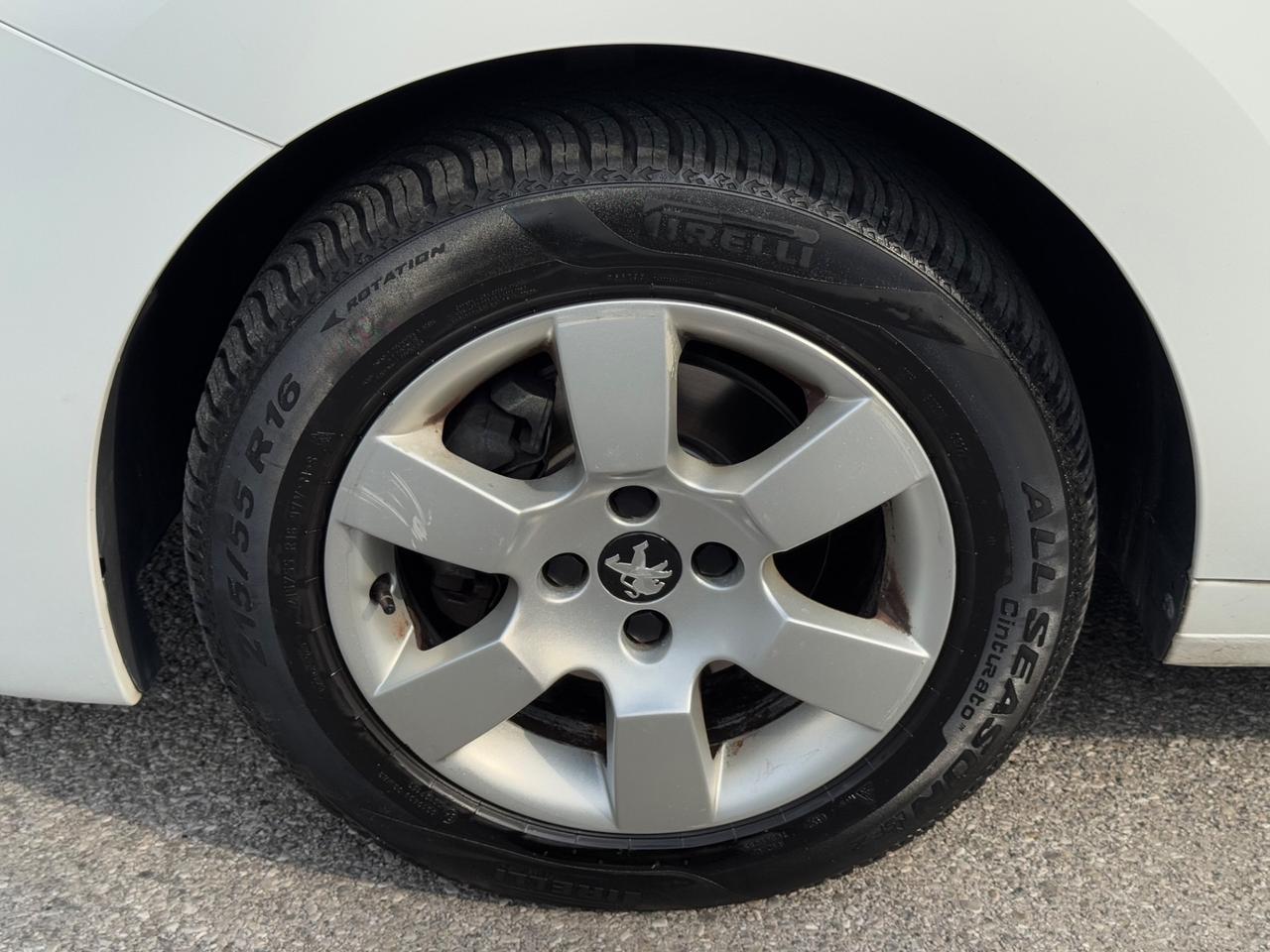 Peugeot 5008 1.6 HDi 115CV 7 POSTI