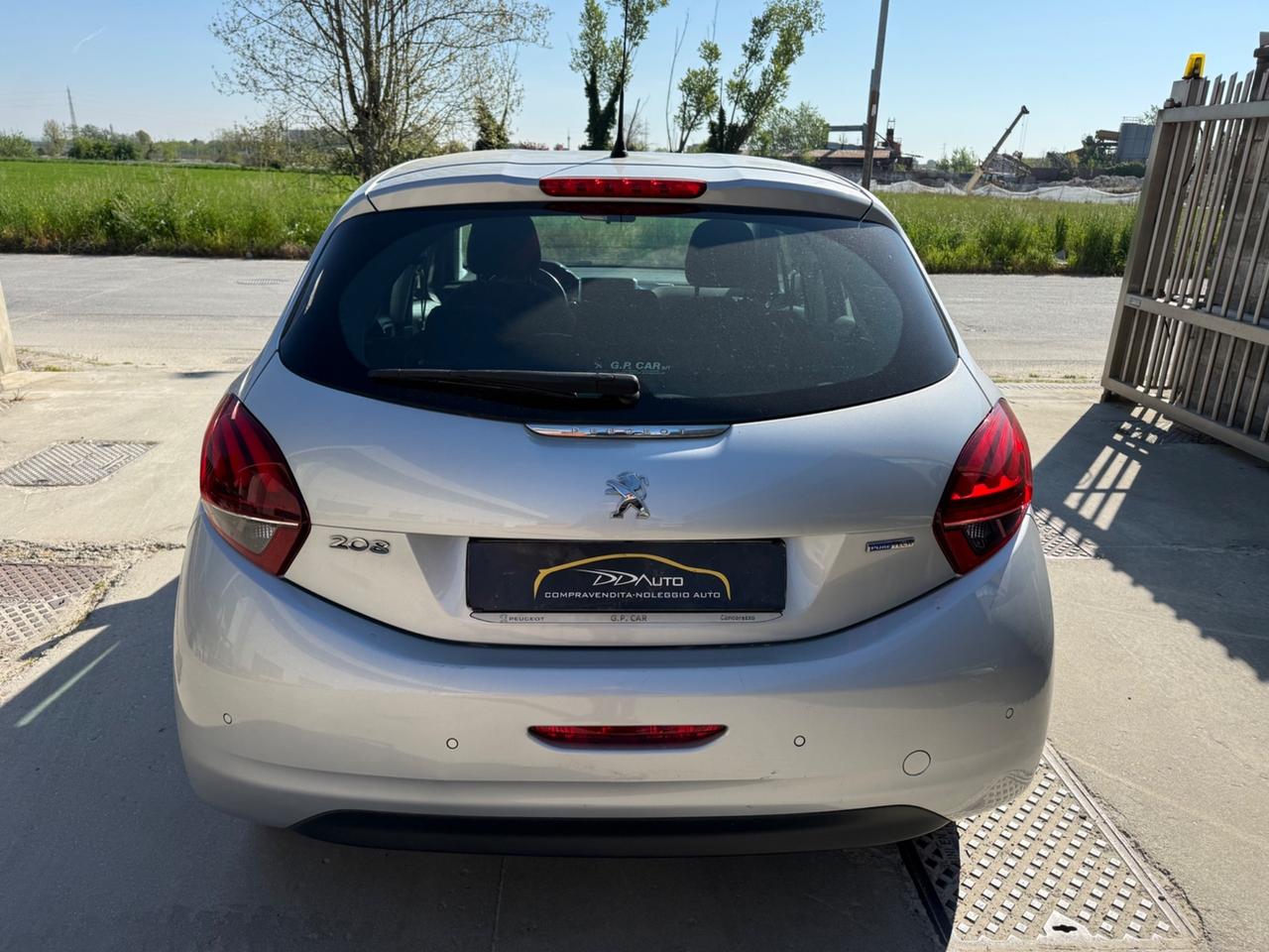 Peugeot 208 PureTech 82 5p. GPL Allure