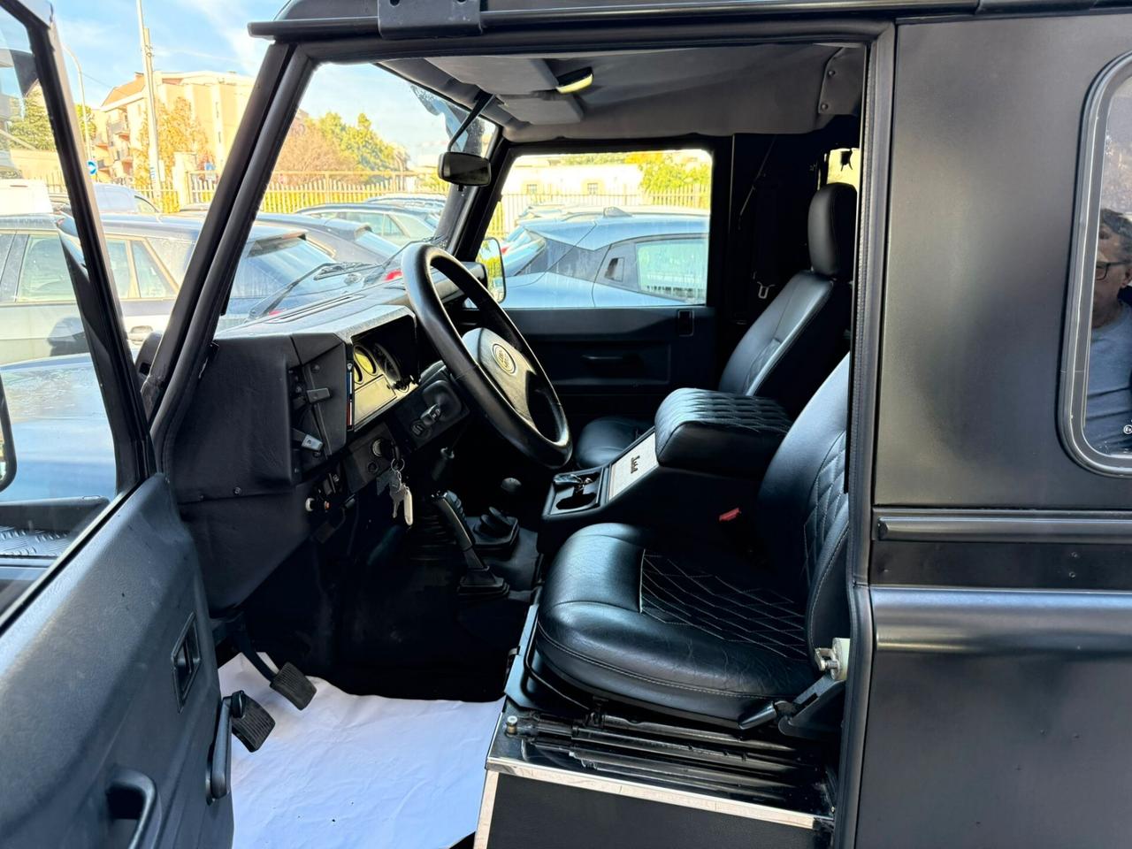 Land Rover Defender 90 serie300