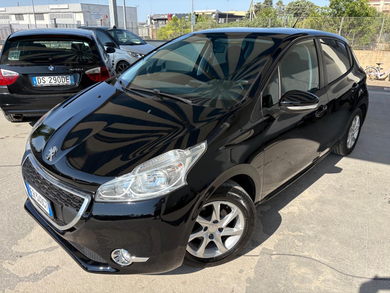 Peugeot 208 1.4 HDi 68 CV 5 porte