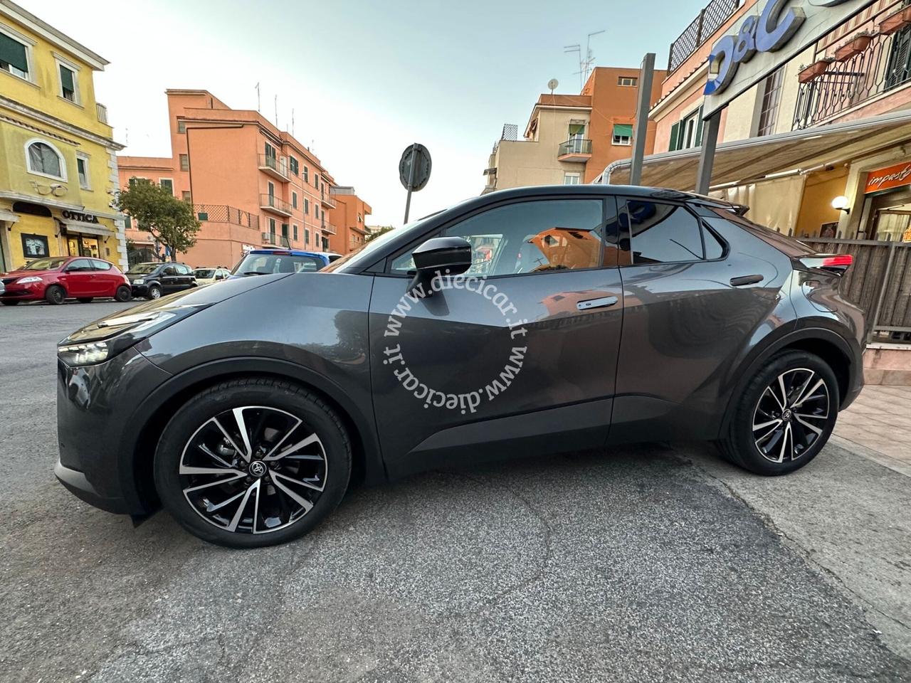Toyota C-HR 1.8 Hybrid E-CVT Lounge PANORAMA 9000KM