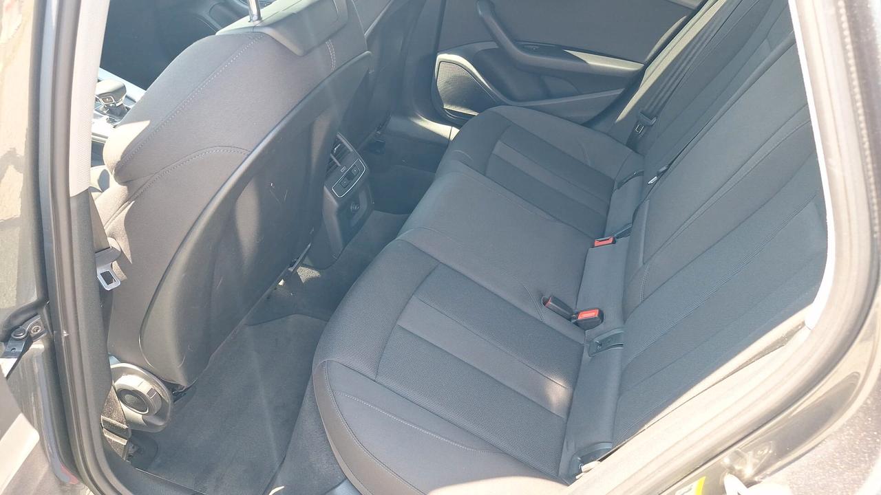 Audi A4 Avant 40 TDI S tronic line edition