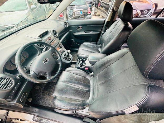 Kia Carens Kia Carens 2.0 crdi 16v vgt EX Class 7