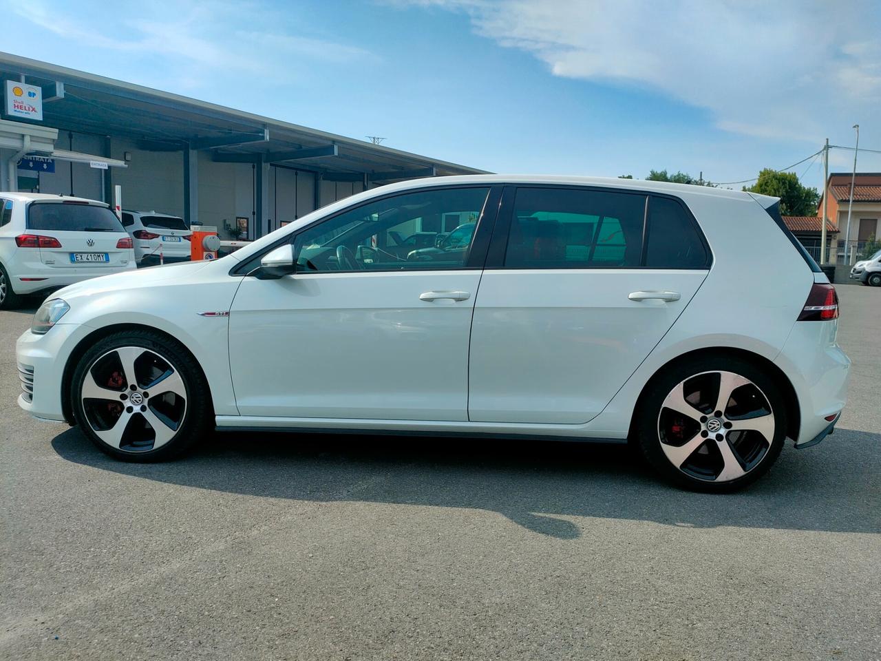 Volkswagen Golf GTI Performance 2.0 TSI 5p. dsg