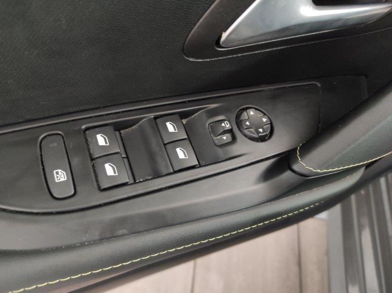 PEUGEOT 208 2ª serie - 208 Hybrid 145 e-DCS6 5 porte GT