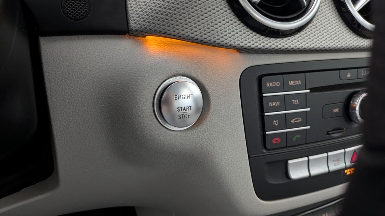 Mercedes-benz B 180 B 180 d Automatic AMG Line Advanced Plus