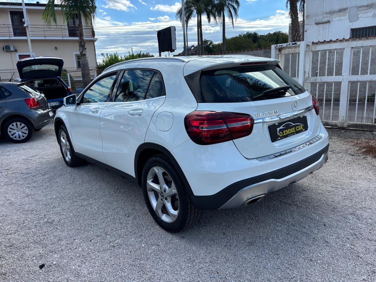 MERCEDES GLA 180 PREMIUM AUTOMATIC BENZINA FULL