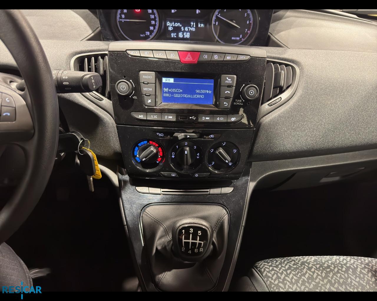 LANCIA Ypsilon 1.0 firefly hybrid Silver s&s 70c