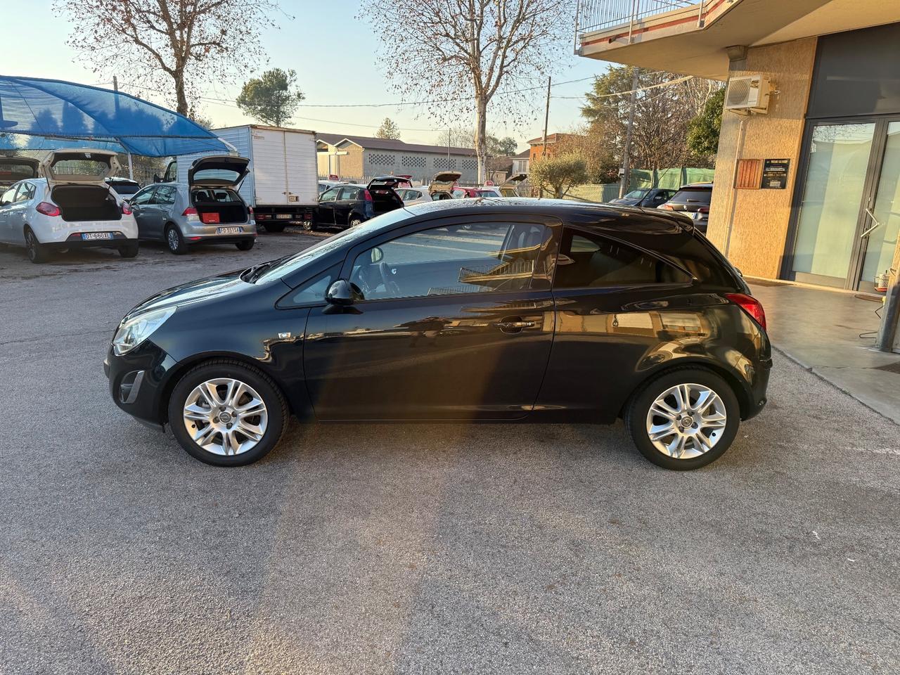 Opel Corsa 1.2 Benzina- Neopatentati