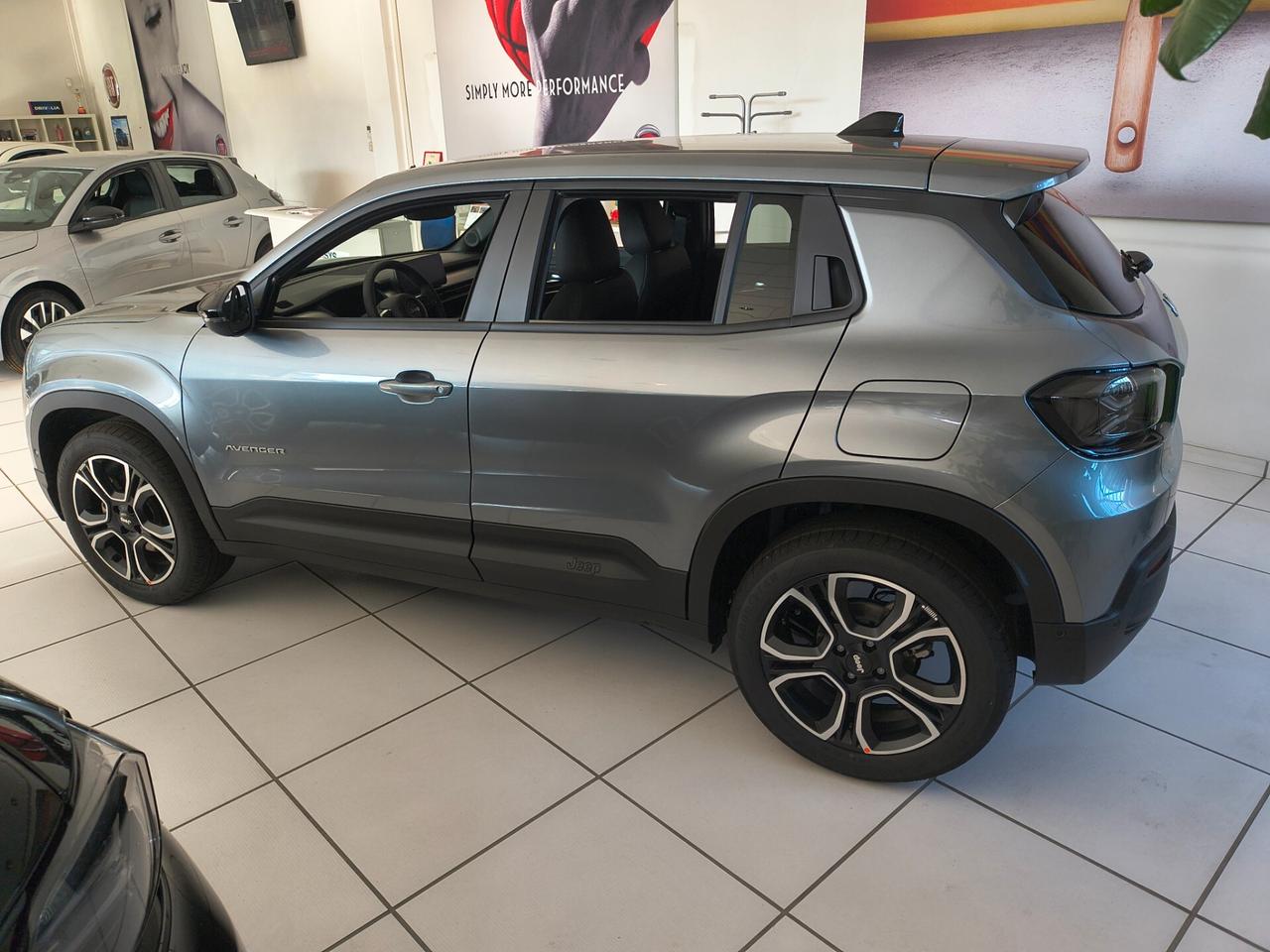 Jeep Avenger 1.2 Turbo 100CV MHEV Summit