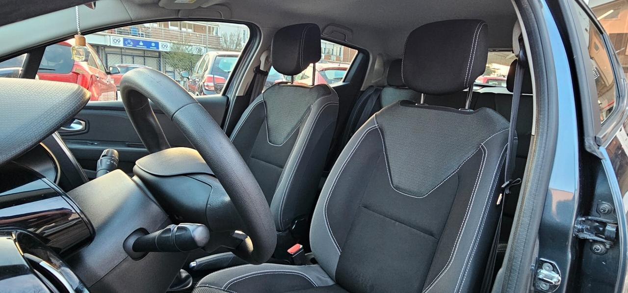 Renault Clio dCi 90 CV Moschino Intens