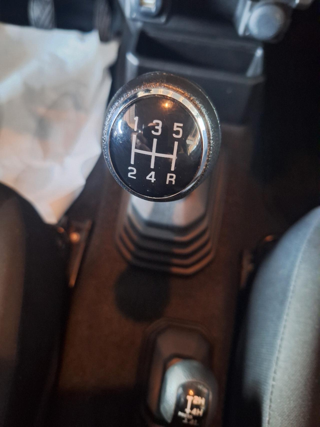 Suzuki Jimny 1.5 5MT Top