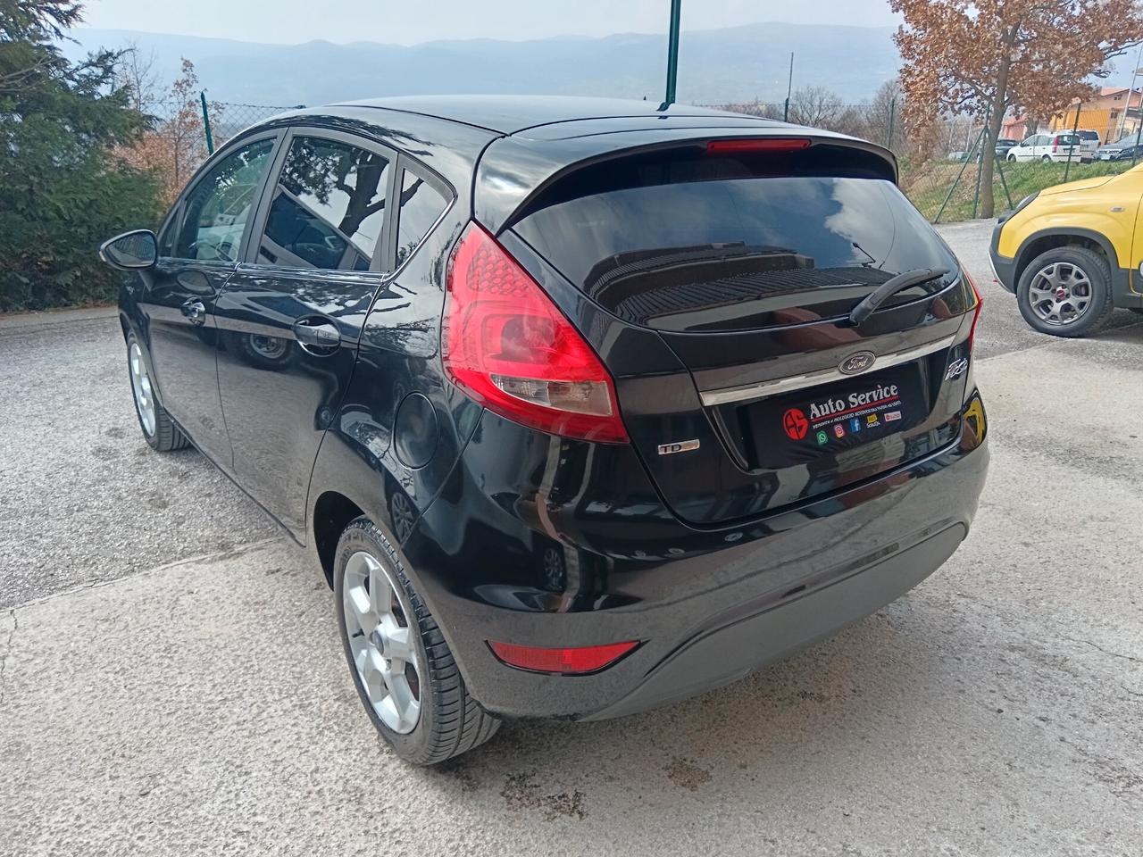 Ford Fiesta 1.4 TDCI 68CV TITANIUM NUOVISSIMA