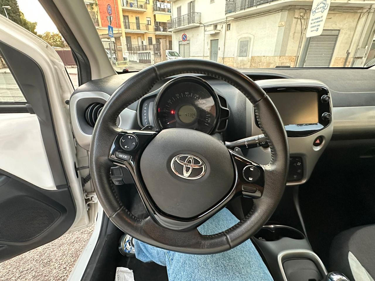 Toyota Aygo 1.0 VVT-i 69 CV 5 porte x-pure