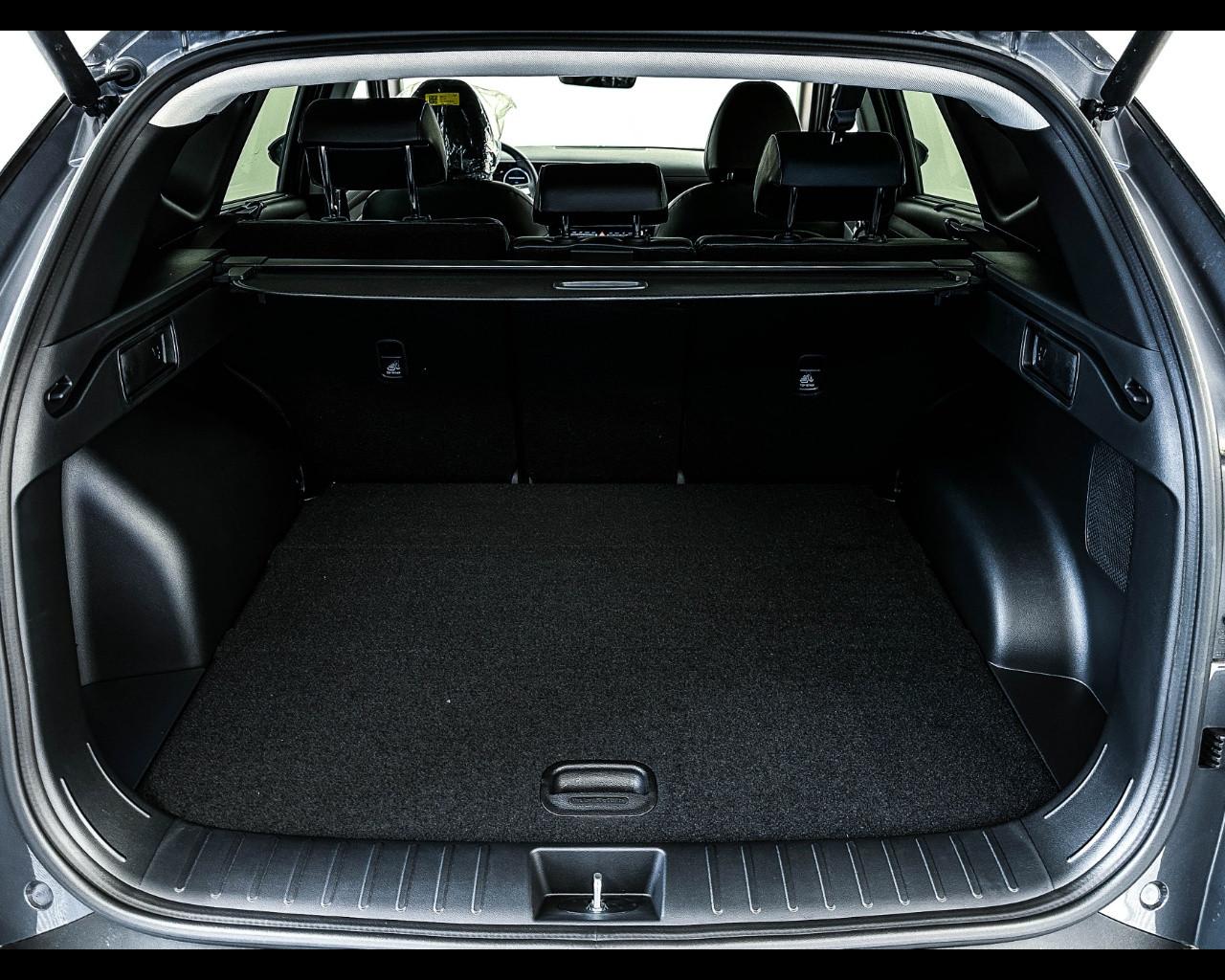 HYUNDAI TUCSON PE 1.6HEV AT 2WD BUSINESS