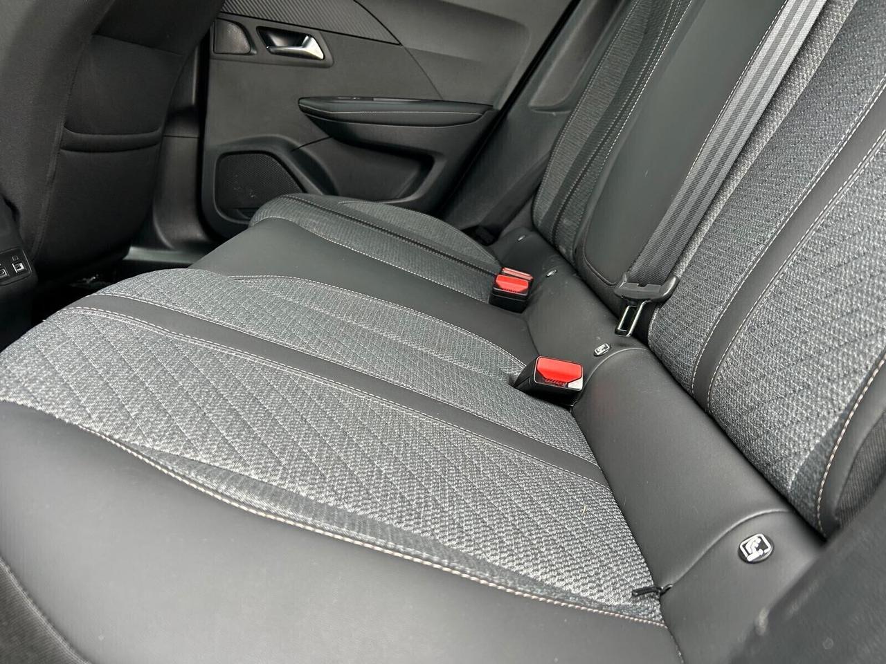 Peugeot 2008 ALLURE PureTech 100 6mt SPOTICAR